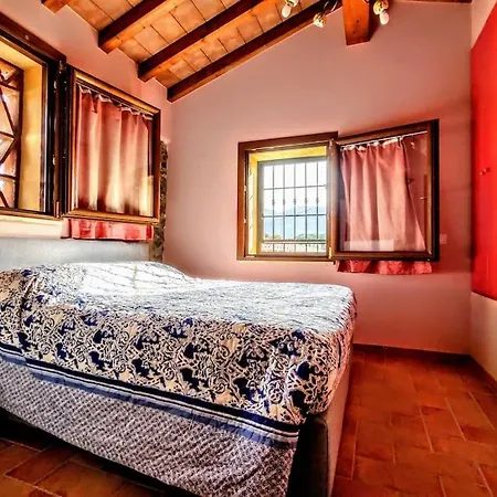 -villa Gardenia- Private Garden & Free Parking Villa Sarzana