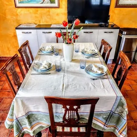 -villa Gardenia- Private Garden & Free Parking Villa Sarzana