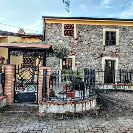 -villa Gardenia- Private Garden & Free Parking