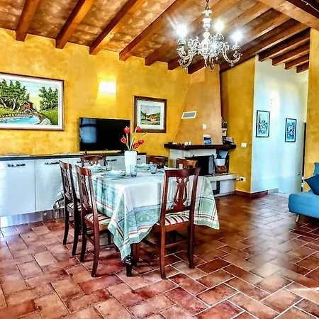 -villa Gardenia- Private Garden & Free Parking *